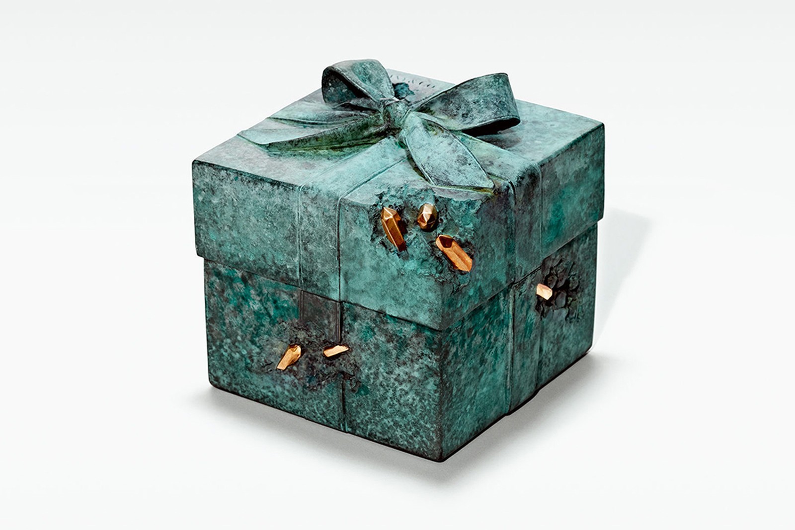 Tiffany & Co. ギフトボックス Tiffany & Co reinterpreta sua icônica caixa azul em parceria com
