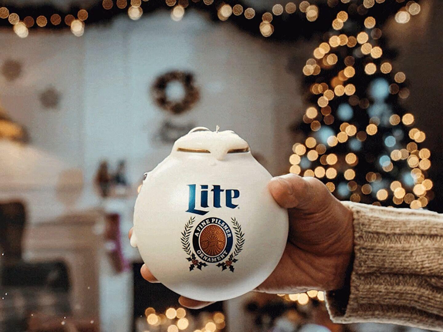 Miller Lite projeta latas de cerveja que viram enfeites de Natal quando  estão vazias • B9