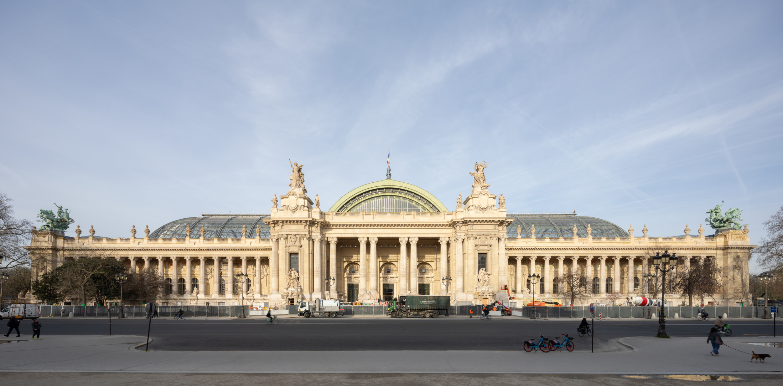 Grand Palais reabre após quatro anos de obras como ícone arquitetônico em Paris