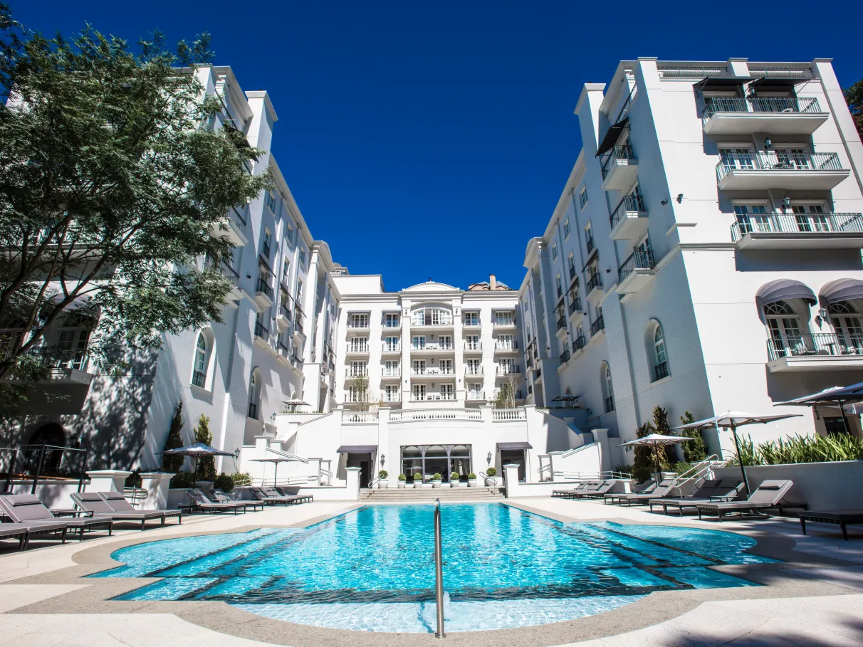 Palácio Tangará une música e alta gastronomia em show especial de Hugo Rafael