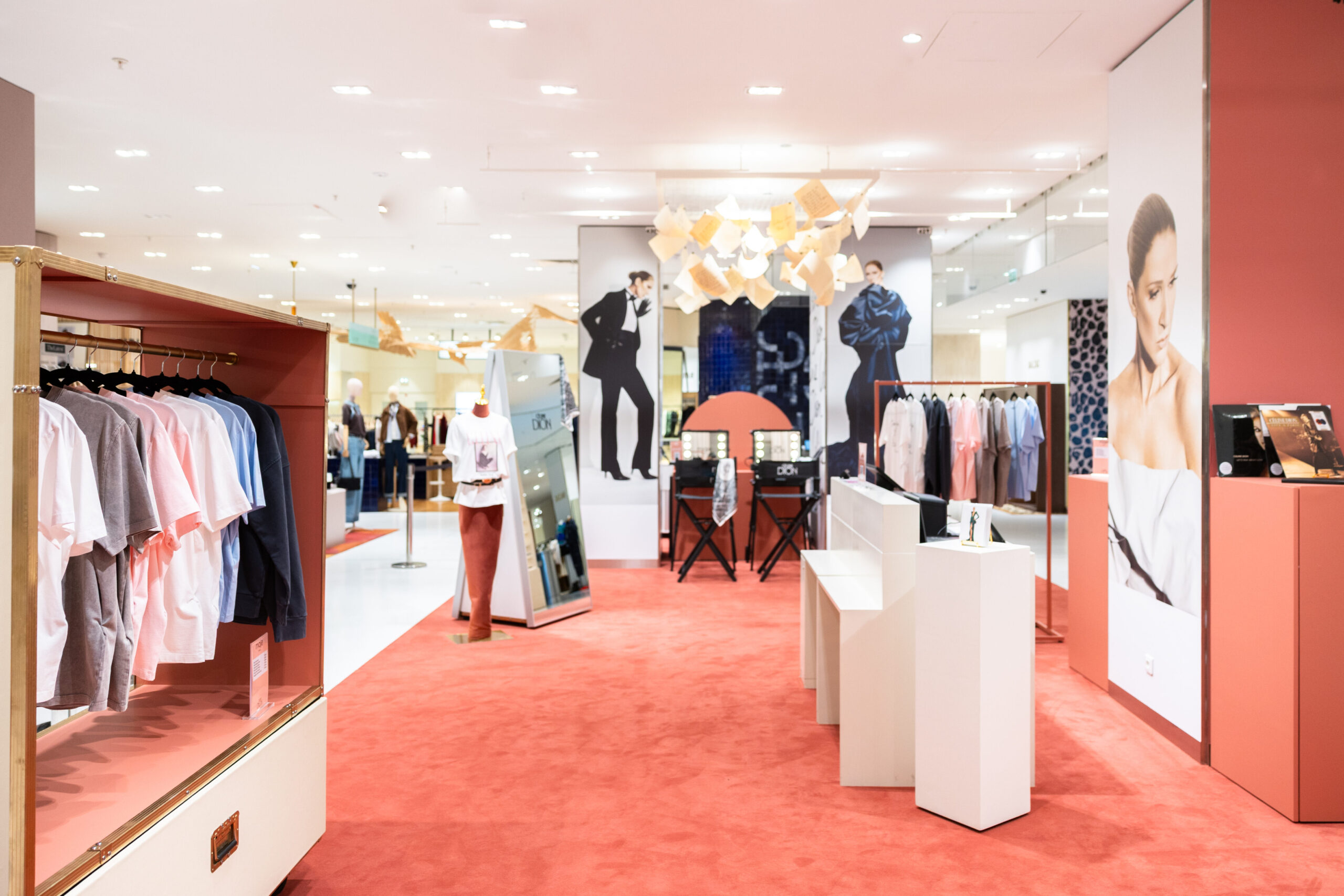 Galeries Lafayette inaugura pop-up que destaca retorno aos palcos de Céline Dion