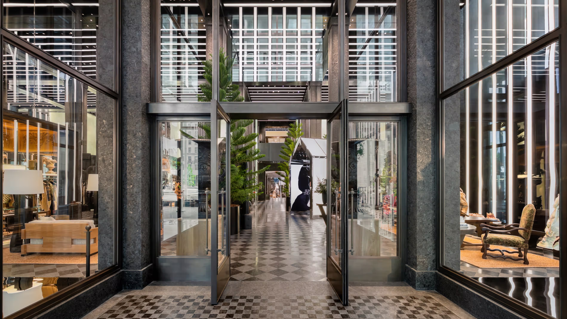 Moncler inaugura sua maior loja do mundo com endereço icônico na Fifth Avenue