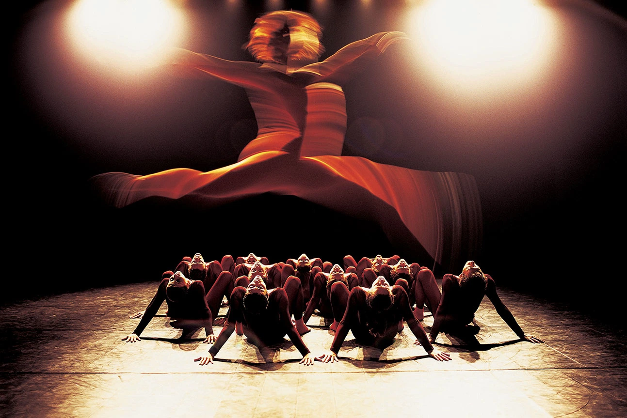 Teatro de Santa Isabel recebe dois espetáculos do Grupo Corpo de Minas Gerais